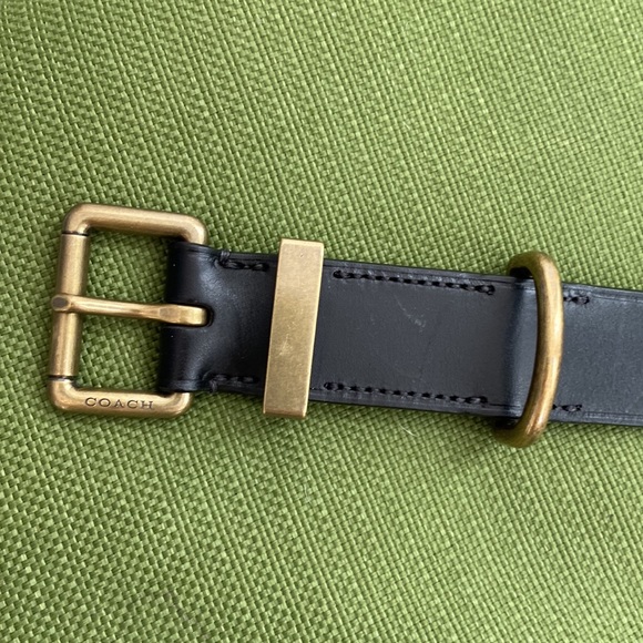 Coach leather belt with gold hardware, size 40 - Picture 5 of 8